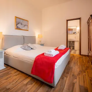 Novella House Florencja