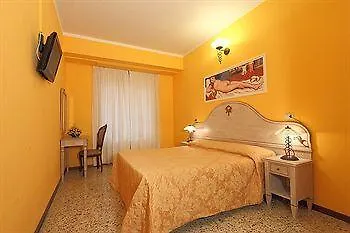 Florence Old Bridge B&B